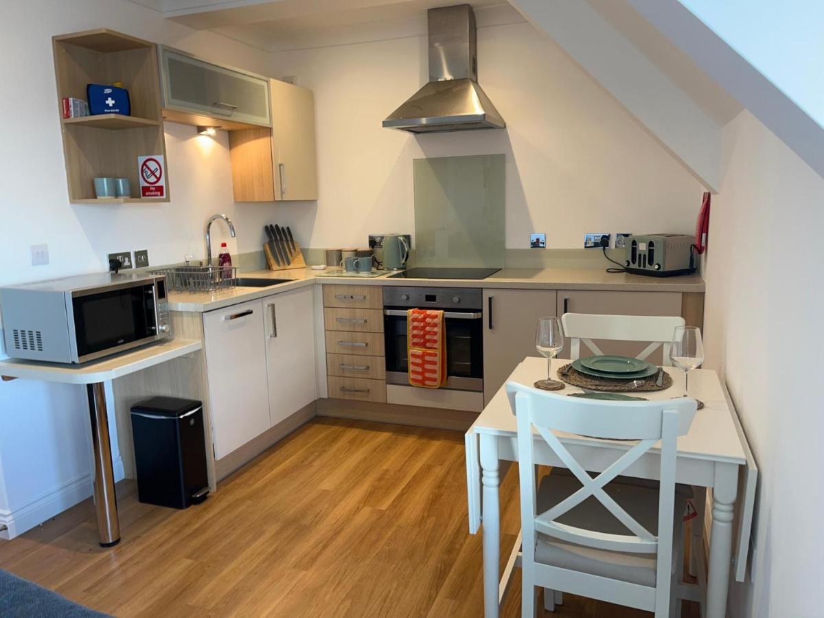 Apartment - Centre Of Stunning Sea Views *