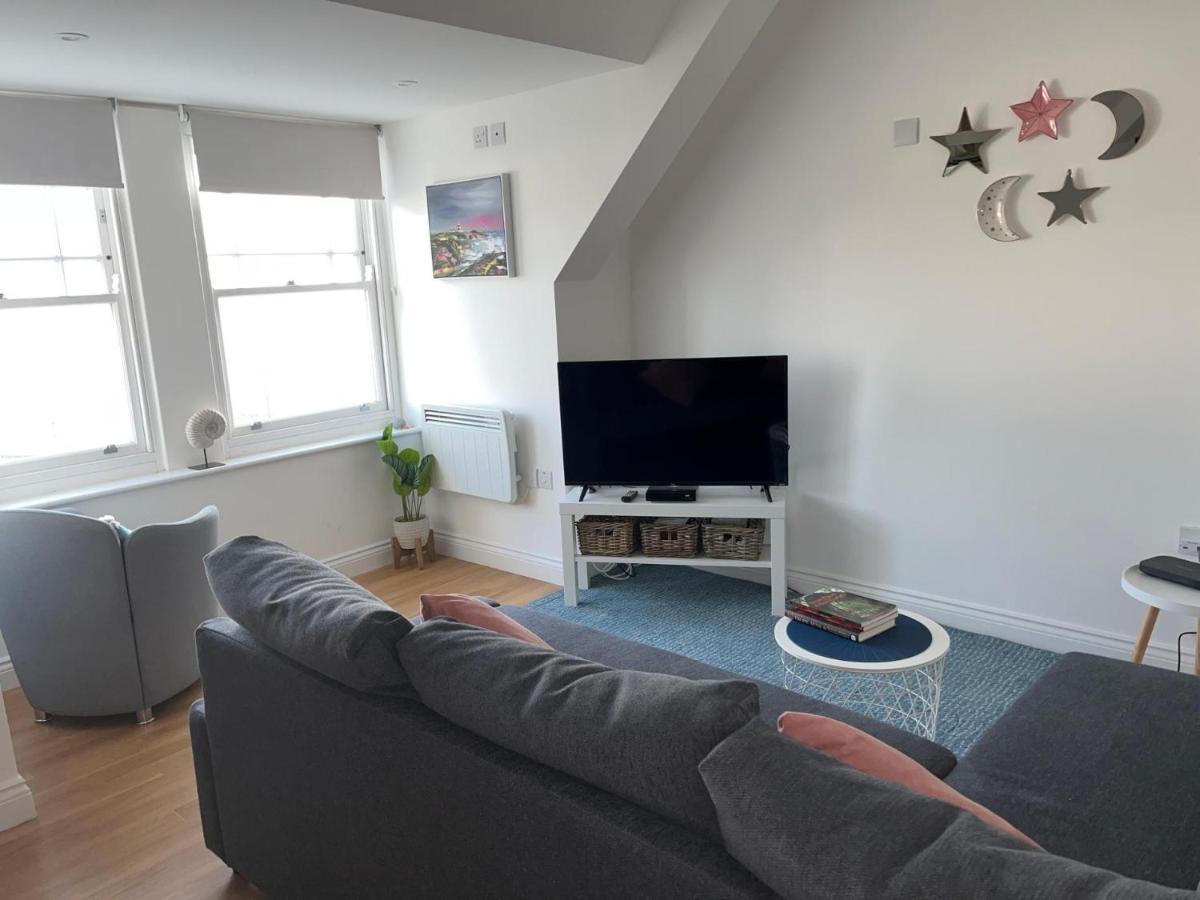 Apartment - Centre Of Stunning Sea Views *